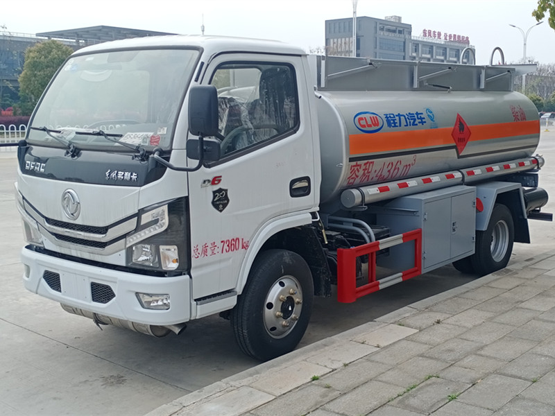5方國(guó)六東風(fēng)小多利卡加油車(chē)